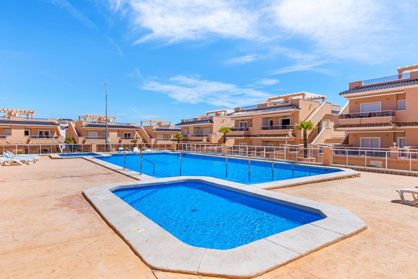 Apartments Punta Prima Indoor & Outdoor Pool Торевьиа Экстерьер фото
