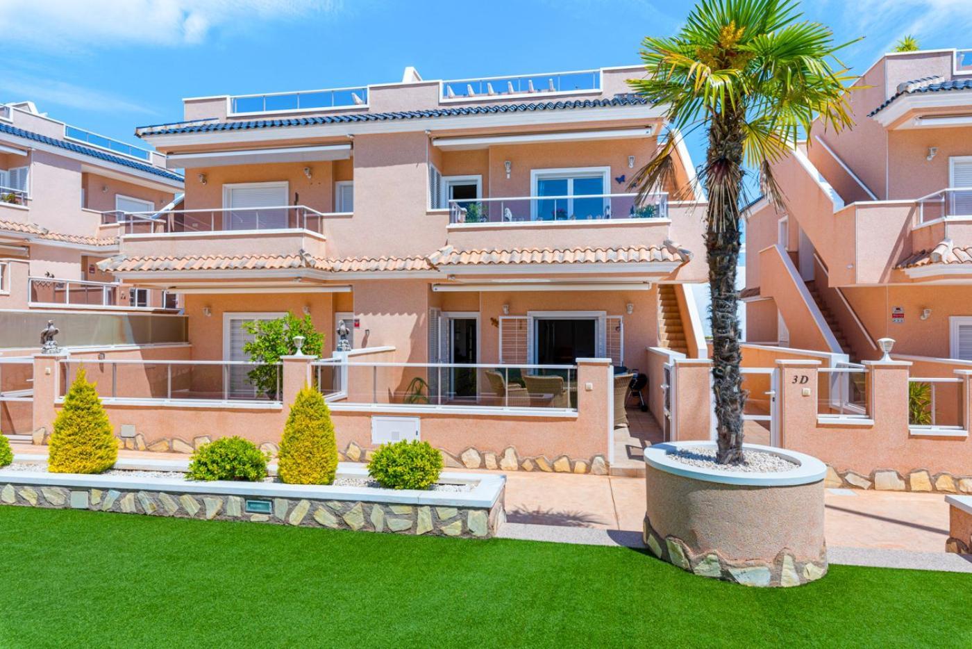 Apartments Punta Prima Indoor & Outdoor Pool Торевьиа Экстерьер фото